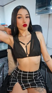 Jade_connor Maybe you need a lil of help with work Pic 4