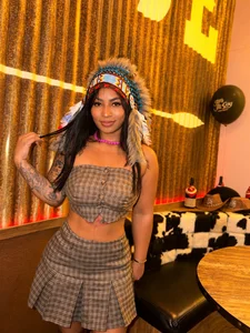 Miss_Abigail_ Public Hình 9