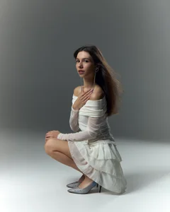 White de KellyShines  6 Imagens