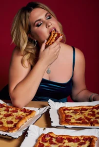 HotTiffani eat with me? Pic