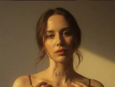 IsabelleDiorr a cute flower that needs to be taken care of slika 2