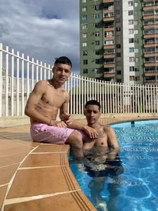 Very handsome and sexy model the hottest couple de twinkDuohot Foto 2