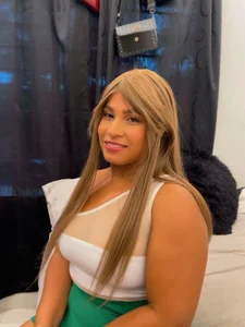 Luciana_Dirty_Nasty Public Billede 2