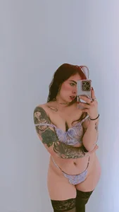 Hello💜 de maazikeenx  3 Imagens