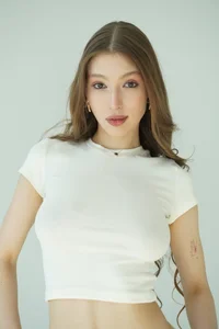 AngelLeeen Public টি ছবি