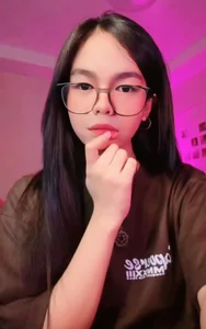 VeryFeminineTrans You dont know my story behind my glasses :) Poză 3