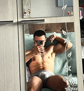 SlavaSerious Public Foto 2