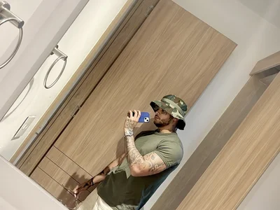 MICHELL_ARTHUS_ 🤴🏽 صورة واحدة|MICHELL_ARTHUS_ 🤴🏽 صورتان|MICHELL_ARTHUS_ 🤴🏽  3 صور|MICHELL_ARTHUS_ 🤴🏽  3 صورة