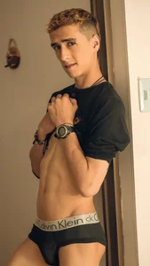ryan_maxy FOLLOW ME Pic 2