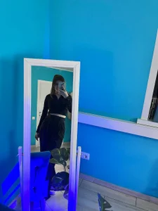 EvaThopson me and the mirror Pic 2