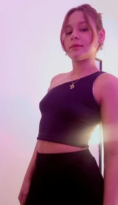 Isabella_Roouse Public Pic 6