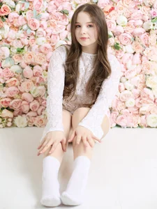 SYDNEY_DIAMONDS You won't be able to look away🤍🤍🤍 Pic 3