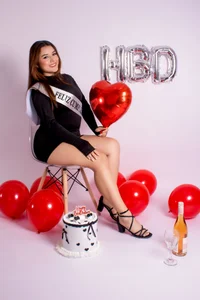 ALMA_VALENCIA Birthday Girl… ¿me celebras? 😏🎂 圖片 2