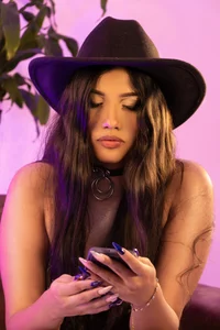 Annelov18 😈 Pic 2
