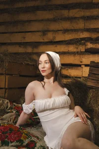 come_in_bed seductive country girl Pic 2