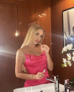 Julie_Blaze U like me? Bilde