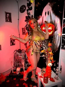 milfhorny_69: HALLOWEN 2025 🎃 ( 5 фото)
