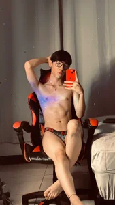 LiamPrescot In front of the mirror, turning heads and sparking fantasies… 😈🔥💋 Pic 2