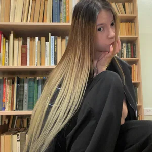nancy_chancy what is ur fav book?📚✨ Pic