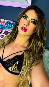 AshlyBetancurXのI am Ashly Betancurの 3枚の写真