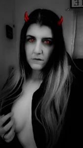 Bella_and_Marie Public Pic 8