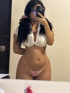 G_Poseidon_y_Cloe Pink 🐽🩷 Pic 3