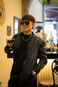 DamiaanXx A CASUAL DAY WITH A GLASS OF WINE 😈 Bilde