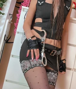 Cutie_orgasmMy hot body in sexy clothes(1)图片