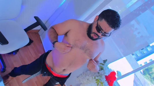 MichaelBear_SHHH... SOMEONE COULD SEE ME AT THE OFFICE🤫🙊😈图片