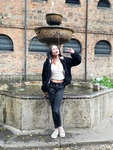 Lia_tomson Public รูป  3