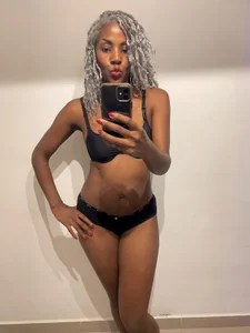 Zdjęcia Lorenn_Hill SELFIES:  2
