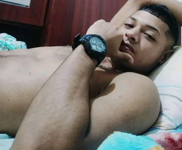 Lois-van Public Pic 3