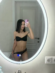 MayaPratt Kitten in mirror Foto 7