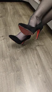 33mistress33 heels Pic