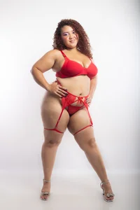 Bella_Rouge0 Red suits me? Pic 2
