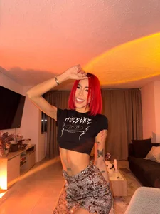 MelyTaylor_ IM BACK! Foto