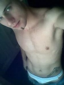 Arabeyes: Public ( 3 фото)