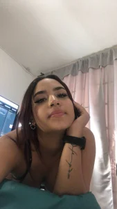 My name is Sophia by the way de Channel-Parker Foto 7