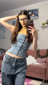 Zoe_Vee Banana Mode: ON Pic