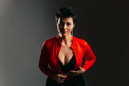 BustyPenellope Elegance Foto 9