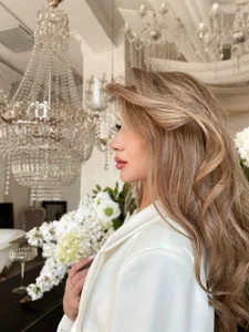 Martina_Isseee White Classics GIrl Kuva 3