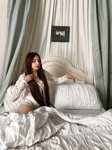 LeanneDinkle queen bed รูป 