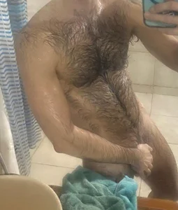 HairybutHorny Espejo Pic 4