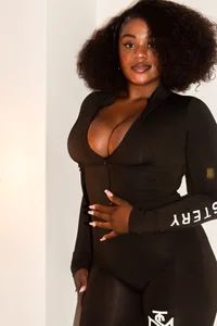 alice_brownnn Let me be your everything Pic 2