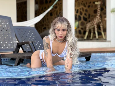 Samantha_Bernardo ♥ POOL TIME ♥ Pic