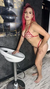 SOPHICOLLINS "Temptation in Red" Foto 7