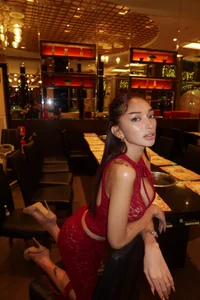 LouiseElizabethPublic图片