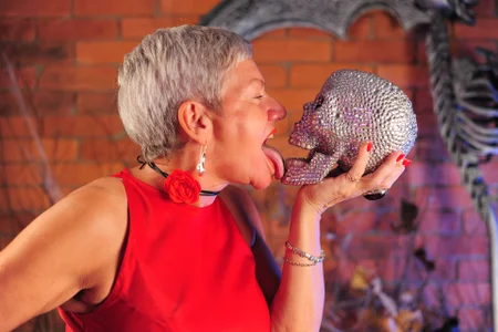 roxana_brooks I already feel like my favorite scary holiday is coming. I'll powerful witch Pic 3