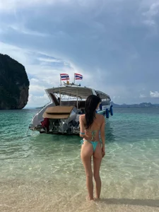 TrishaRey Public  6. fénykép