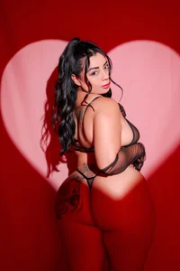 MelanyShayk Here's your botty valentine 🍒💘 Pic 4